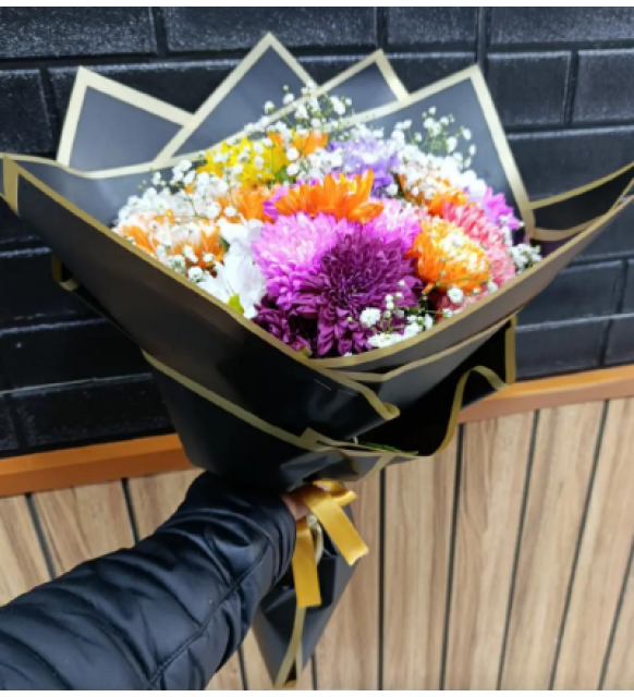 SİYAH AMBALAJDA KARISIK BUKET